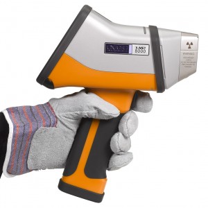 X-Met8000-Side-left-glove.lr